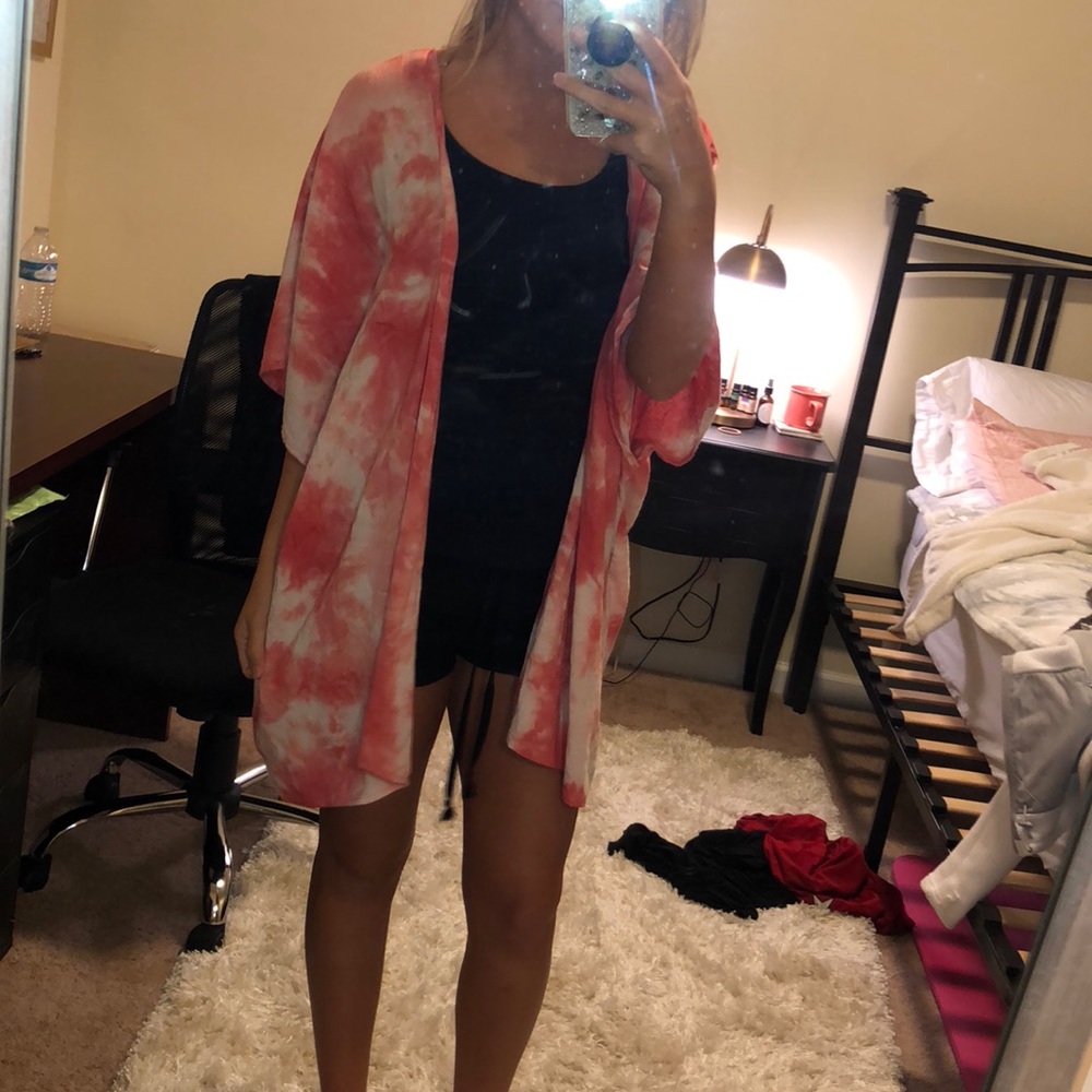Pink and white tie dye kimono